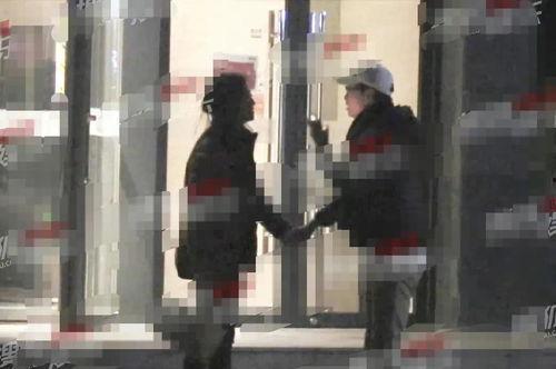 最近酒吧吃瓜事件视频,一场意外引发的全民热议