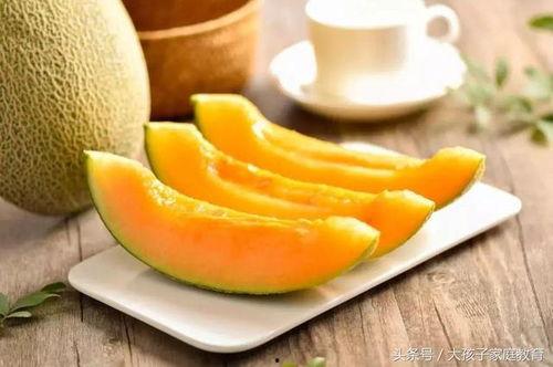 妈妈叫儿子吃哈密瓜视频,共享哈密瓜甜蜜时光