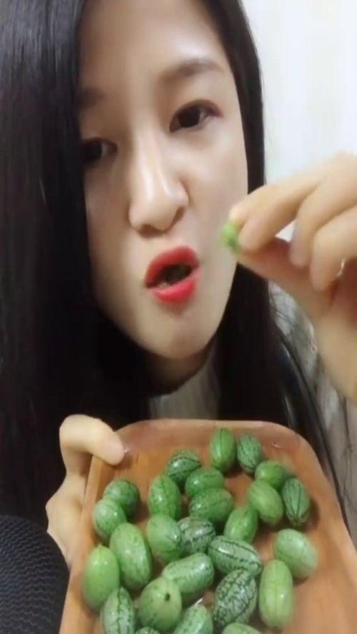 小美女吃瓜视频,揭秘娱乐圈幕后故事