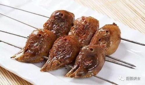 刘大瓜吃麻辣鸡头视频,辣味十足，网友直呼过瘾！