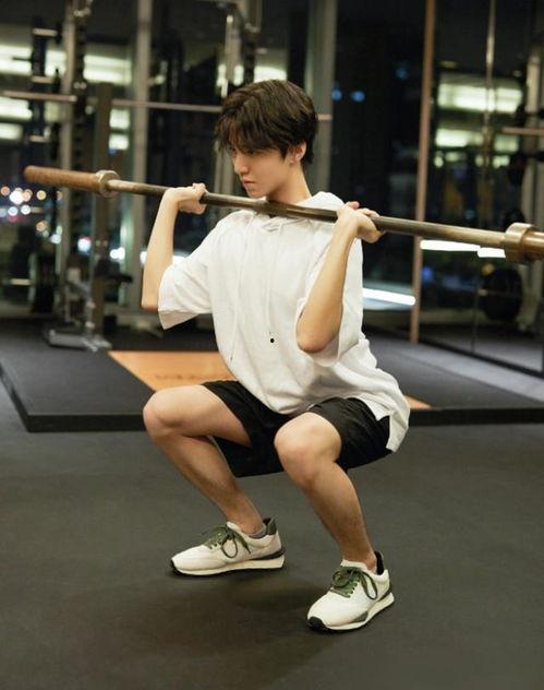 健身视频吃瓜,揭秘健身达人的饮食秘诀