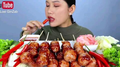 蓝瓜姐吃鸭脖视频,趣味横生美食体验