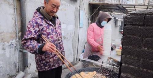 工地大叔吃瓜视频大全,揭秘工地生活趣味瞬间