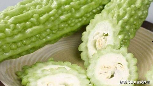 阿红吃凉瓜视频,清凉一夏美食分享